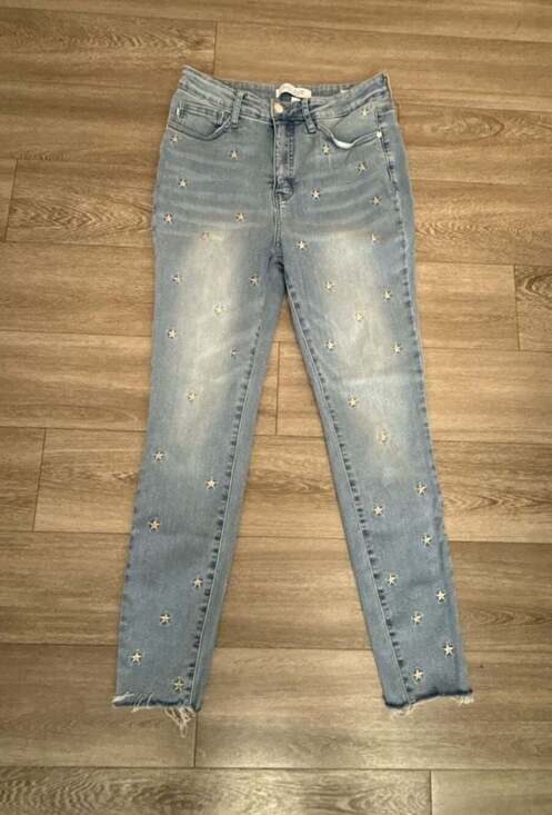 Judy Blue Denim - Judy Blue Women's Light Wash Star Embroidered Skinny Fit Jeans Style JB88265